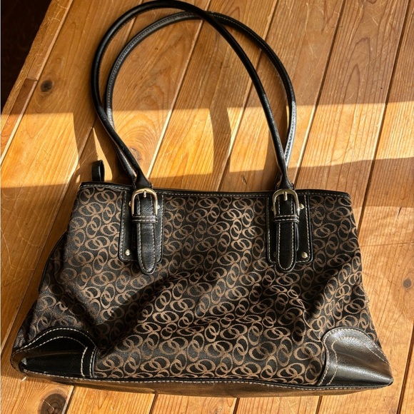 Elegant Black and Brown Handbag - Picture 8 of 9